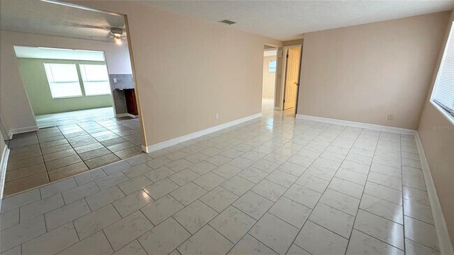 Building Photo - 4102 Highland Loop
