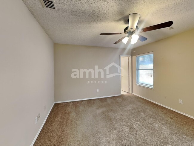 Building Photo - 8432 Odell St