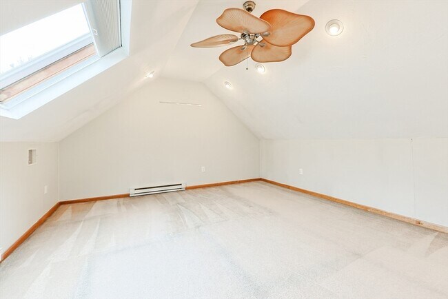 Building Photo - 835 Mt Hope St