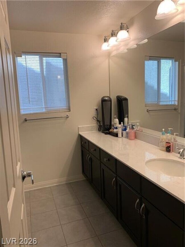 Building Photo - Nearly New! Stunning 5-Bedroom Home with Modern Features