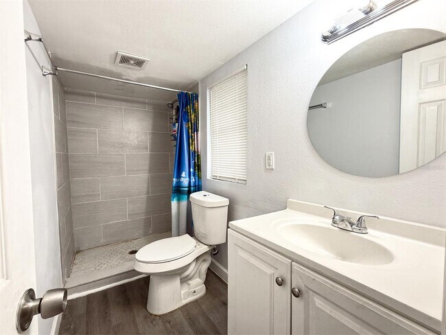 Building Photo - 2882 S Sanford Ave