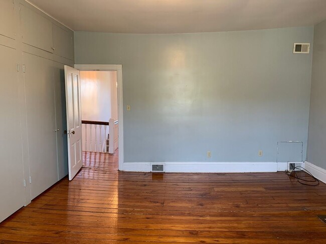 Building Photo - 5431 Howe St