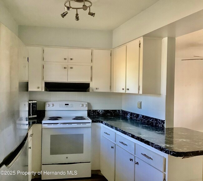 Building Photo - 7322 Pinehurst Dr