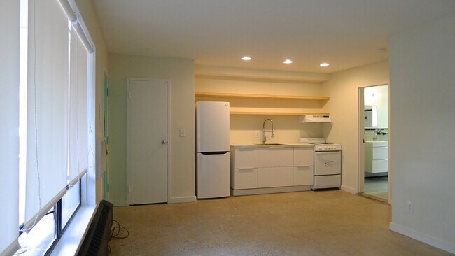 Building Photo - 1060 Van Dyke