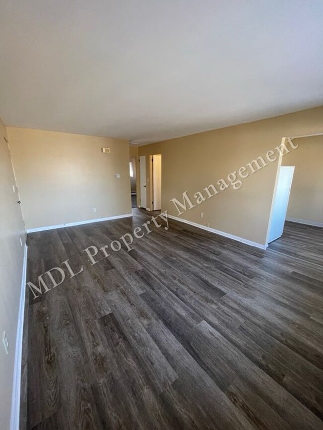 Building Photo - 2215 Weiss St