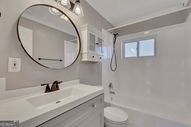 Building Photo - 1040 Herndon St NW