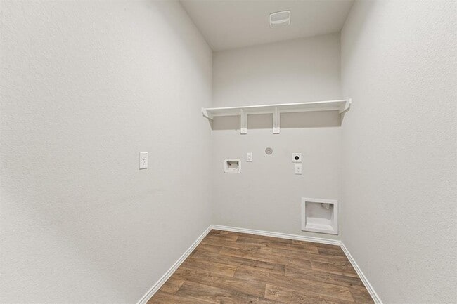 Building Photo - 21143 Waze Lewis Dr