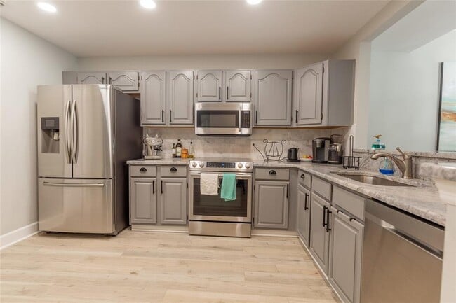Building Photo - 1508 S Bay Villa Pl