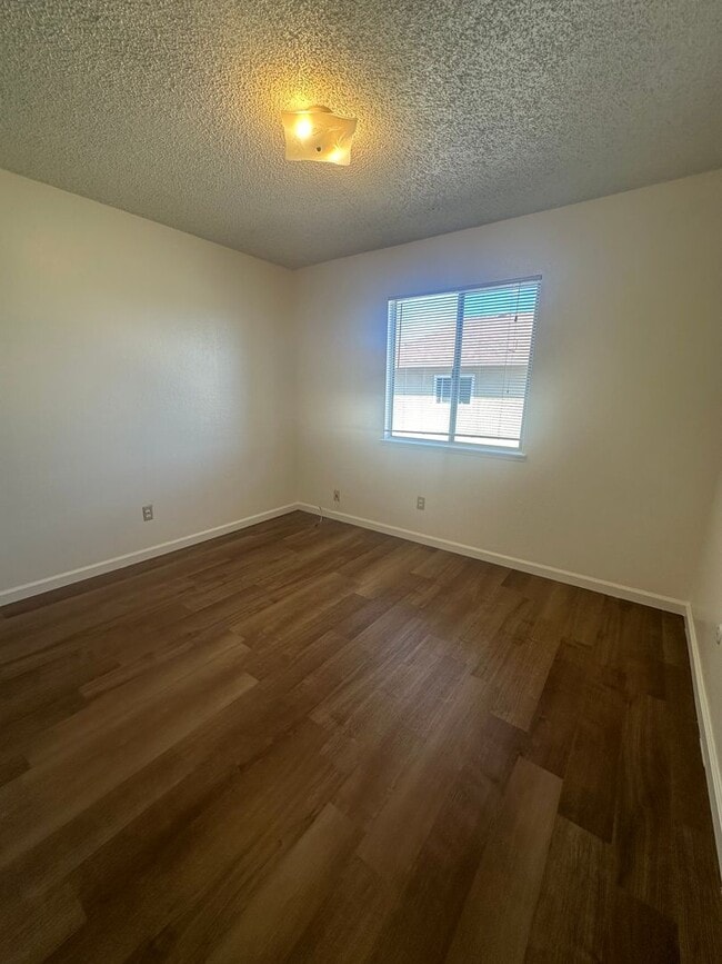 Building Photo - Zanetta Dr. (3057)