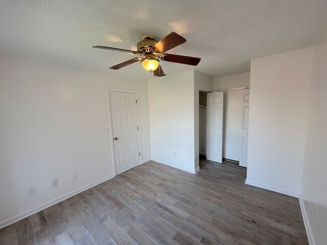 Building Photo - 5151 Picadilly Circus Ct