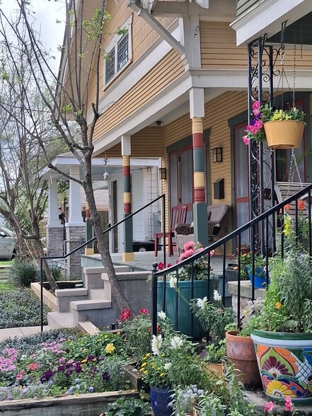 Building Photo - 6324 Annunciation St