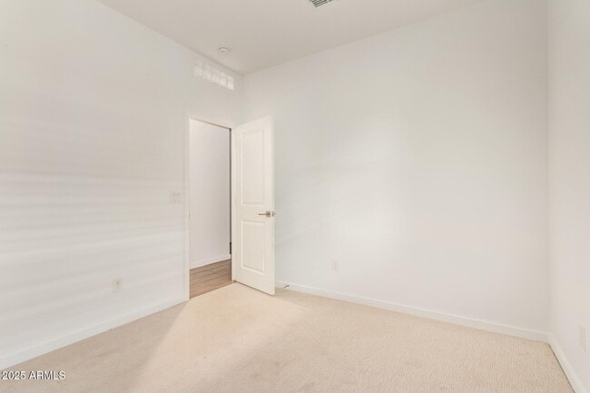 Building Photo - 14202 W Willow Ave