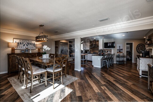 Building Photo - FURNISHED POOL HOME FOR APRIL 2026