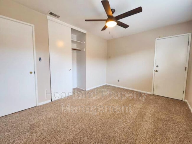 Building Photo - 698 Raymond St