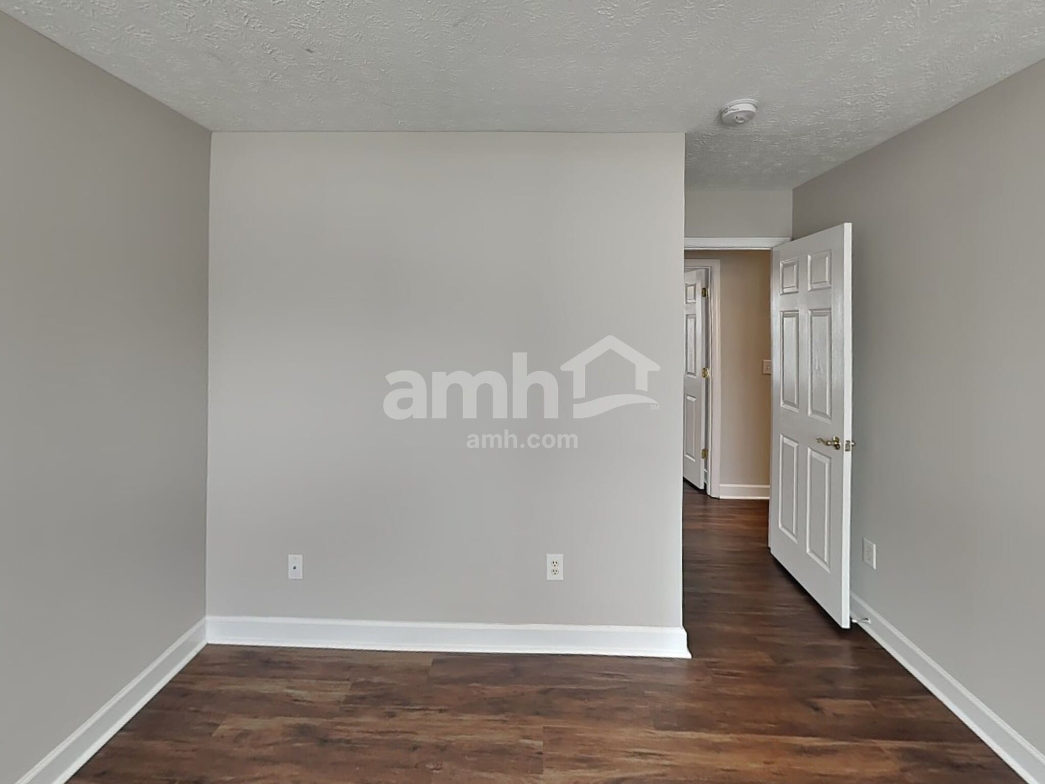 Building Photo - 102 Baker Springs Ln