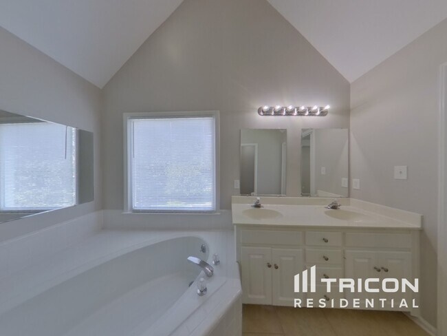 Building Photo - 8208 Poplar Grove Cir