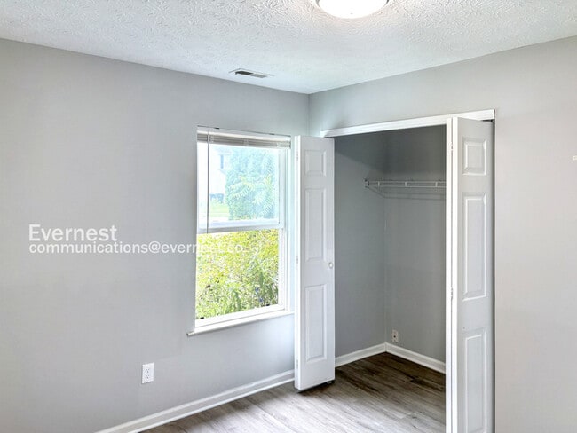 Building Photo - 1443 Tall Pine Ct