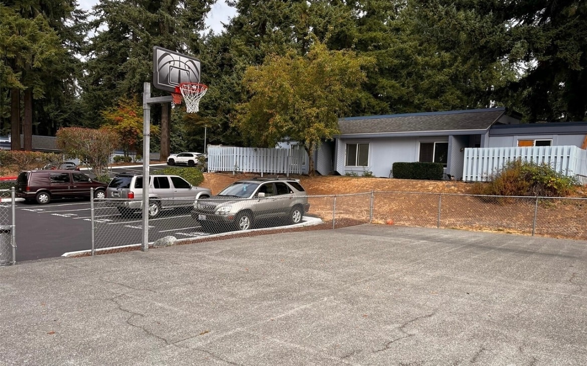 Building Photo - 4300 NE Sunset Blvd