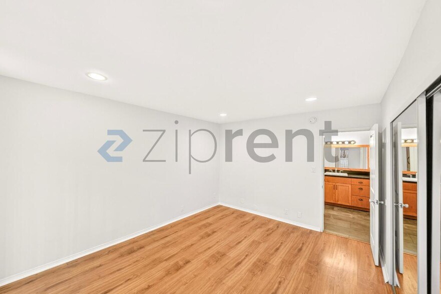 Building Photo - 14335 Huston St