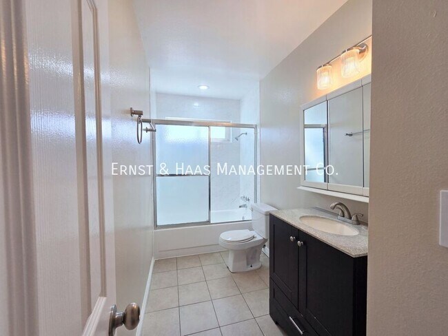 Building Photo - 926 E Bastanchury Rd