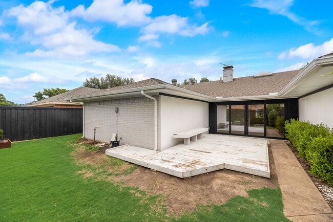 Building Photo - 2605 Glenhaven Dr