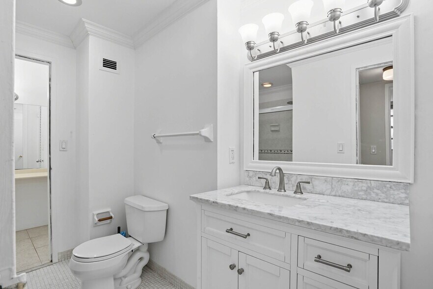 Building Photo - 800 West Ave