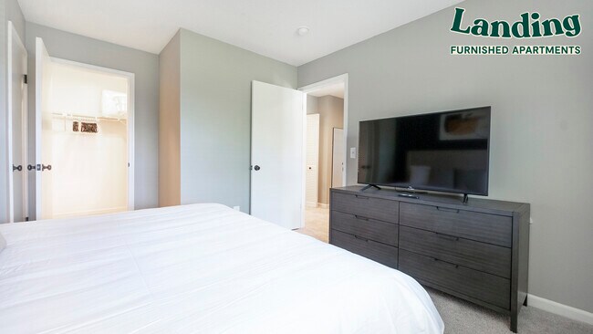 Building Photo - 1008 Village Green Crossing