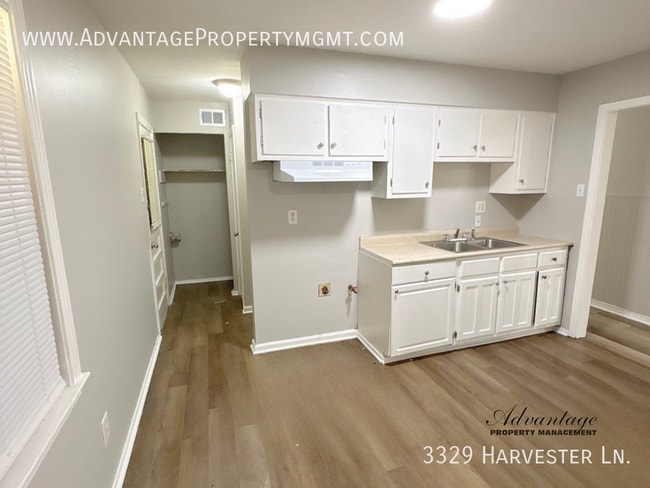 Building Photo - 3329 Harvester Ln