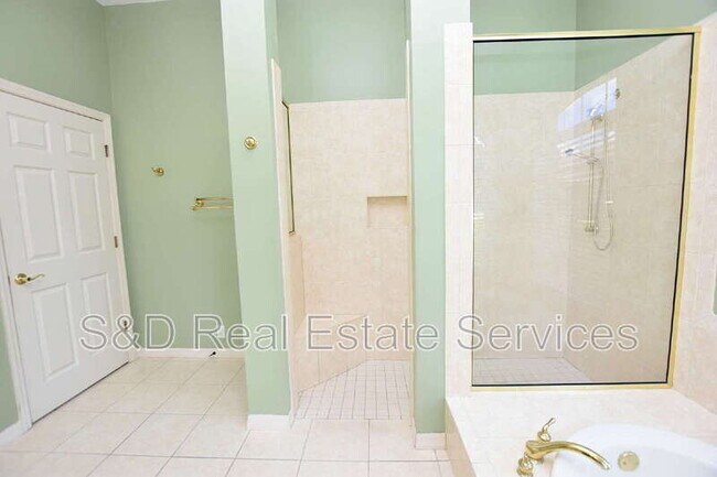 Building Photo - 3203 Highlands Lakeview Cir
