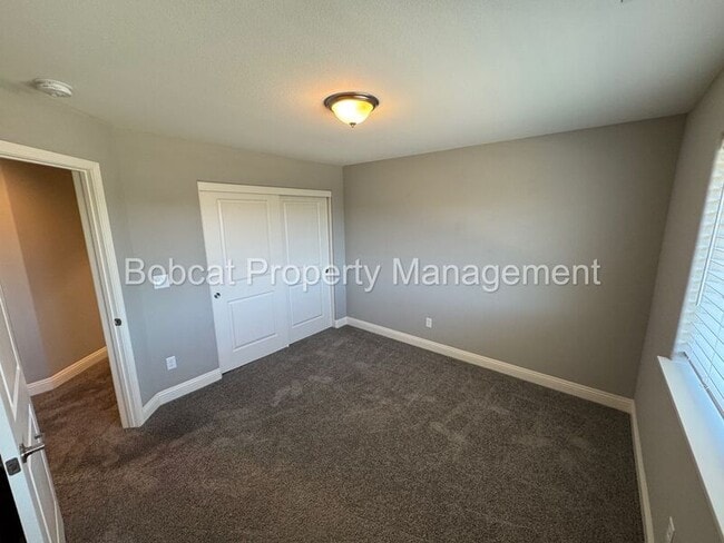 Building Photo - 1393 Handelin Rd