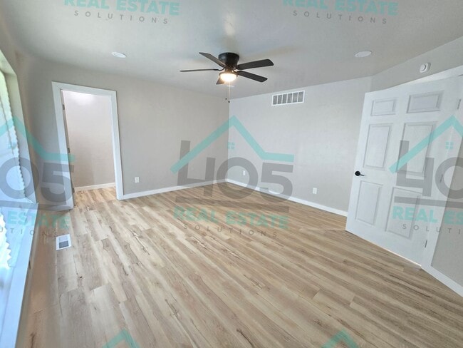 Building Photo - 3 Bedroom near Tinker AFB