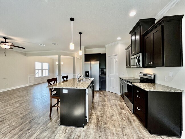 Building Photo - 759 Fairview Cir