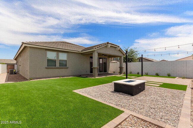 Building Photo - 34906 N Hawley Dr