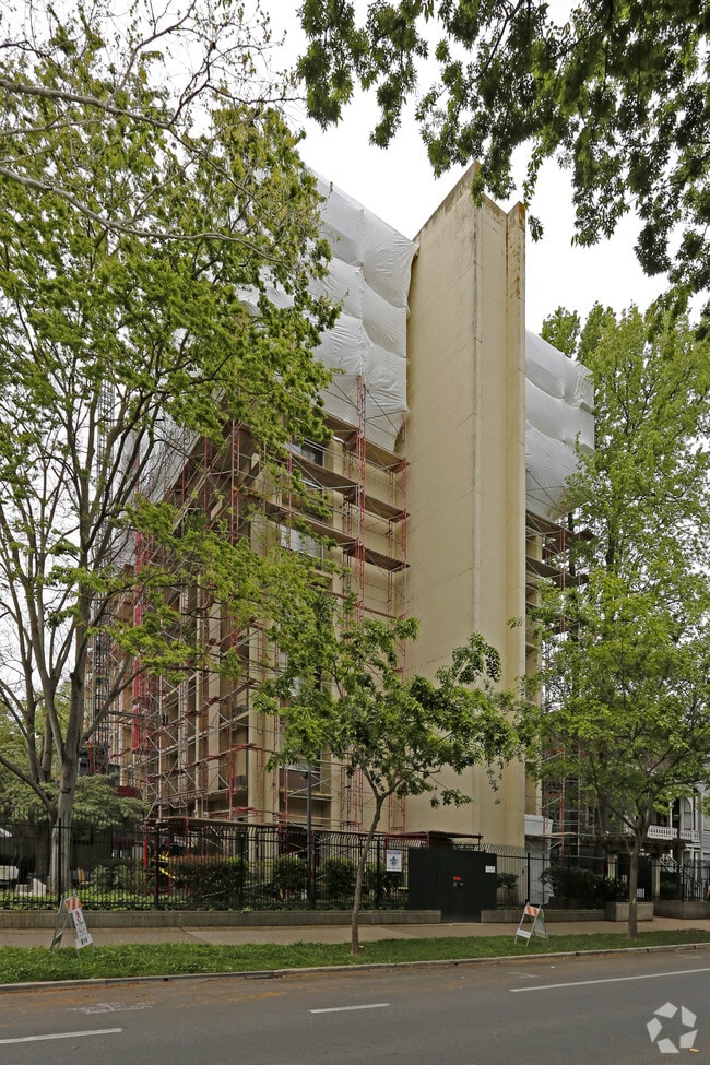 Primary Photo - Washington Plaza