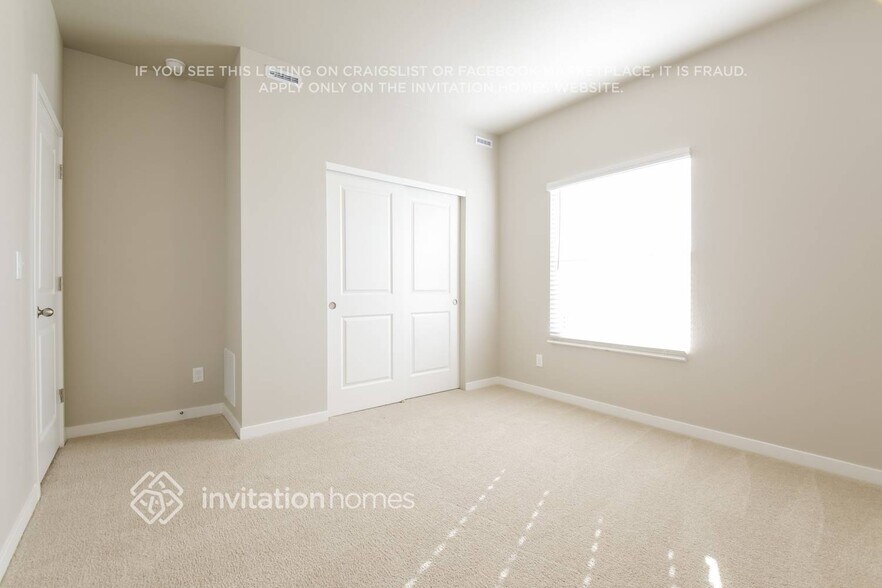 Building Photo - 972 Cascade Falls St