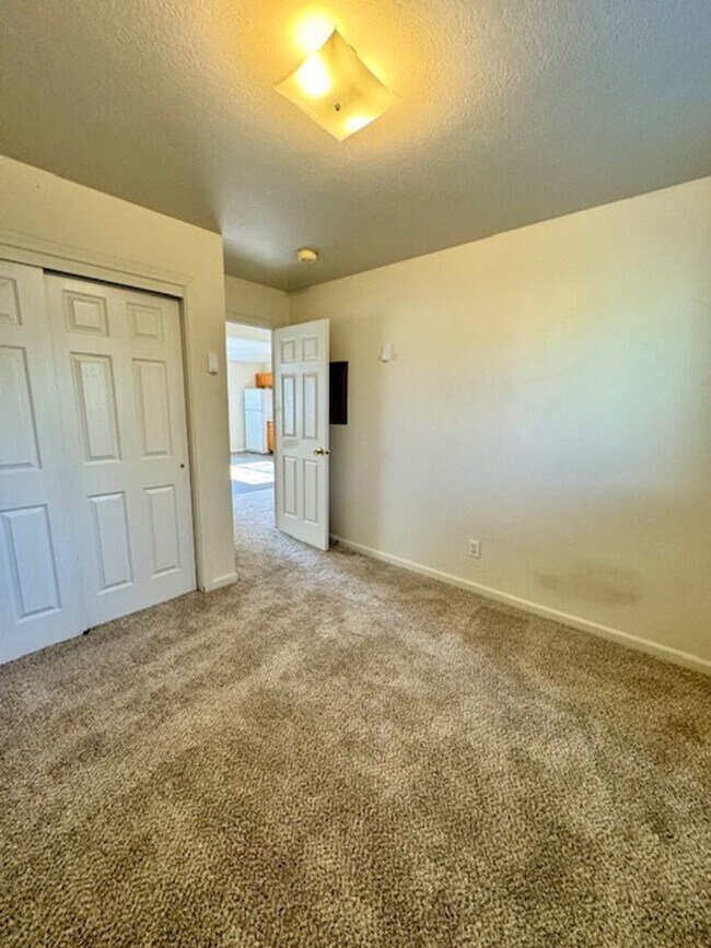 Building Photo - 3 Bedrooms, 2 Bathroom 4-plex; less than 2 miles to MSU