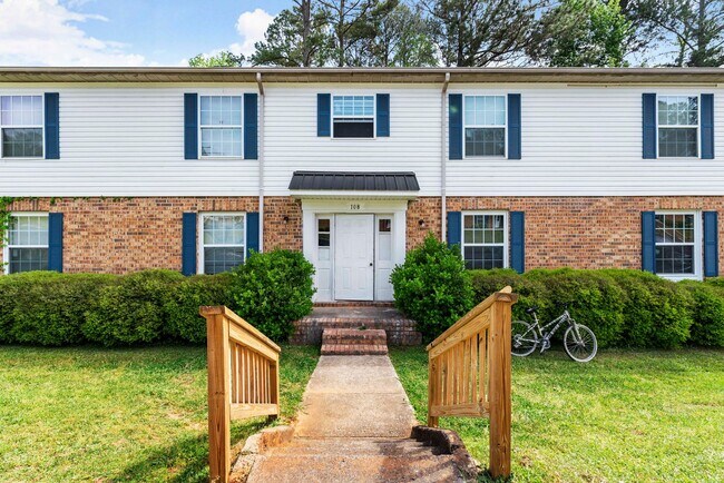 Building Photo - 2 Bedroom Availability