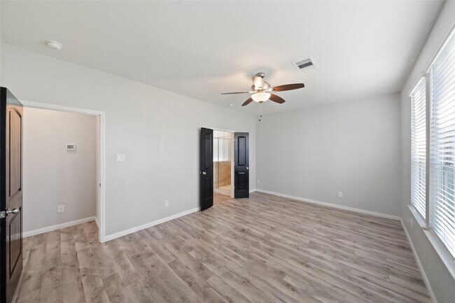 Building Photo - 6161 White Oak Leaf Lp