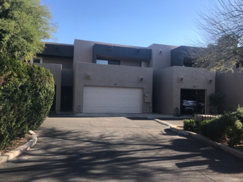 Building Photo - 3030 Hayden Rd