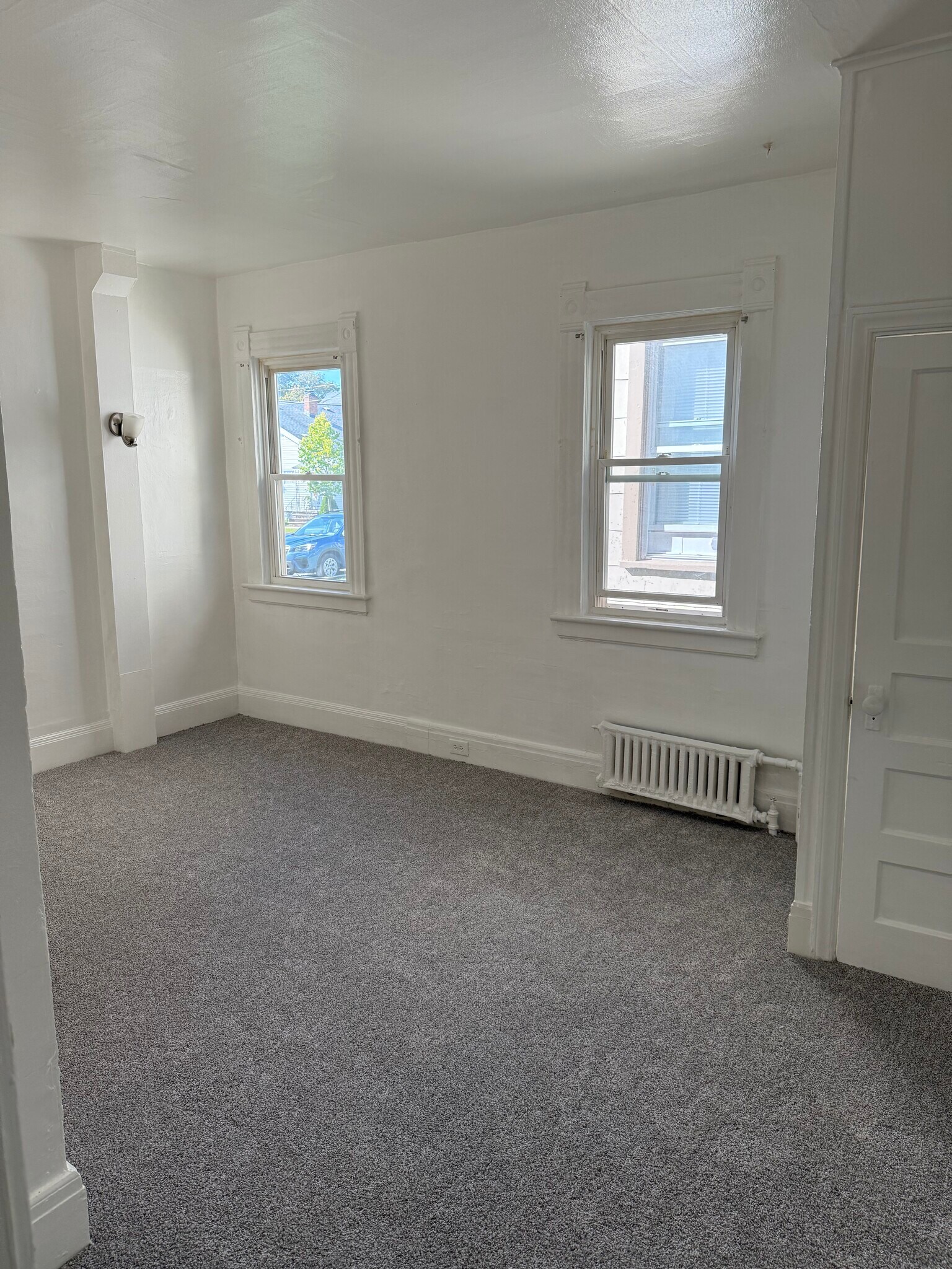 Bedroom - 647 Dewitt St