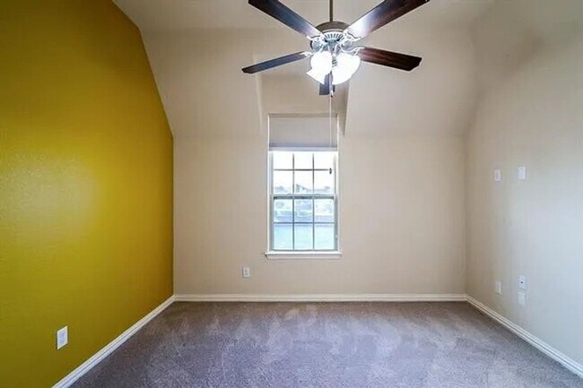 Building Photo - Entertainer's Home in Forney!