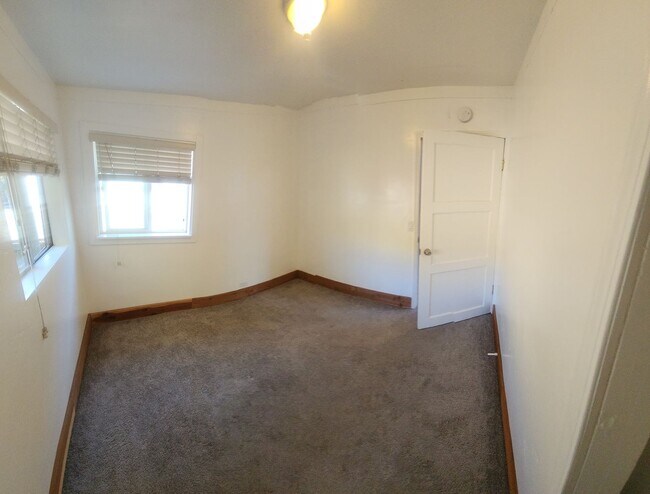 Building Photo - 1941 Abbott St