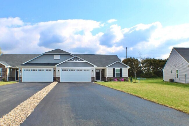 Building Photo - 109 S Peak Dr