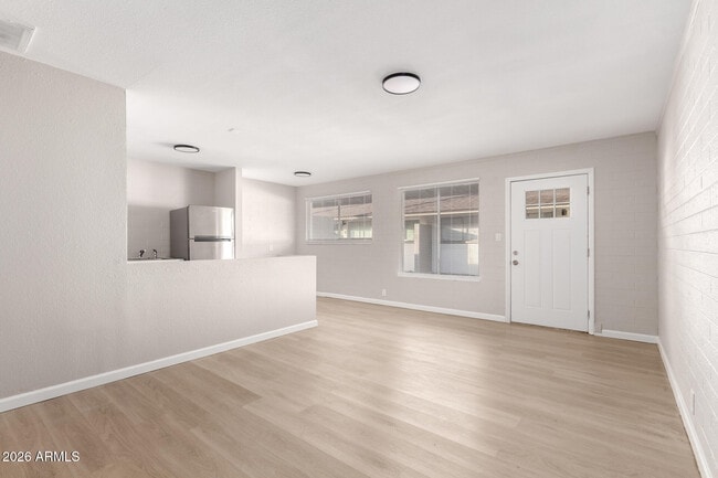 Building Photo - 405 S Priest Dr