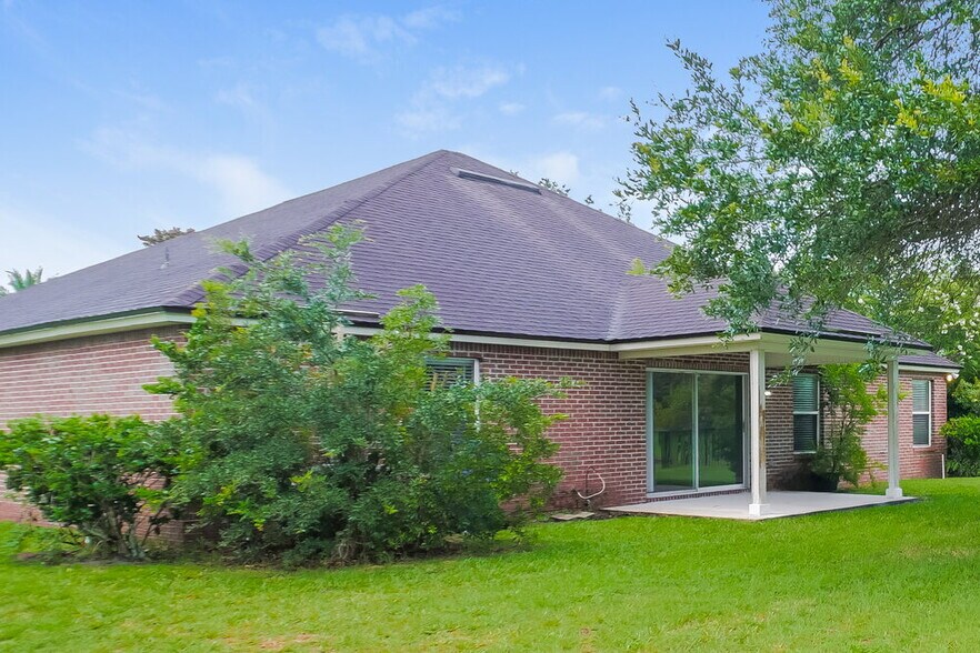 Building Photo - 862 E Red House Branch Rd