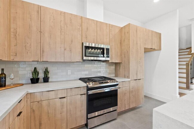 Building Photo - 6036 Cebra St