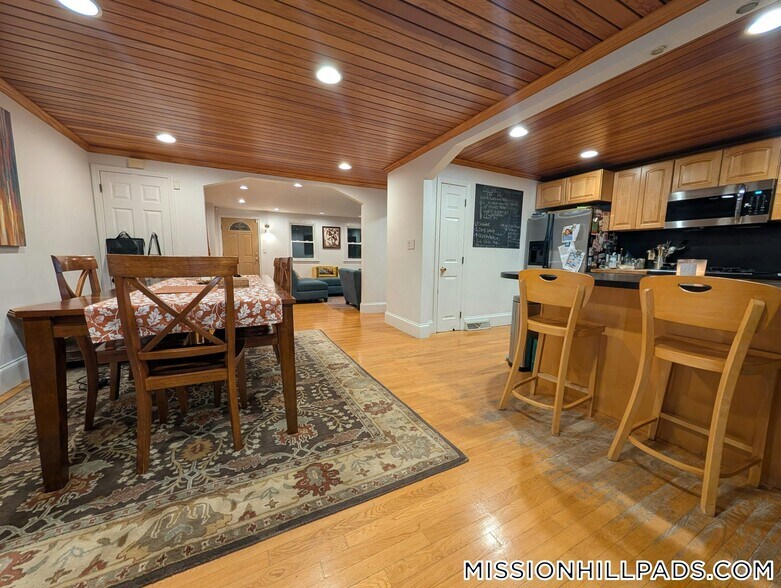 Building Photo - 45 Fort Ave