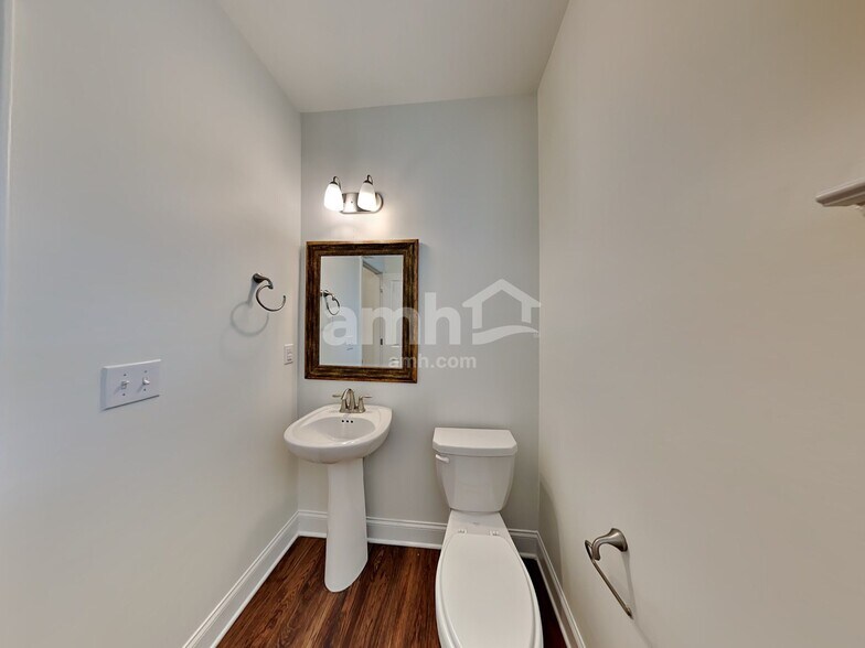 Building Photo - 1920 Brook Enclave Trail