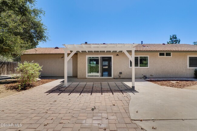 Building Photo - 47 Dorrit Ct