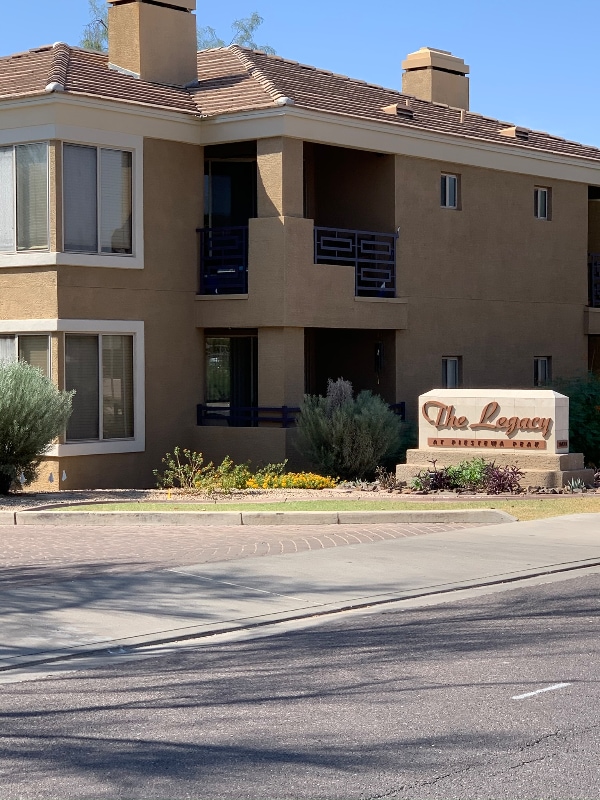 Building Photo - 1411 E Orangewood Ave
